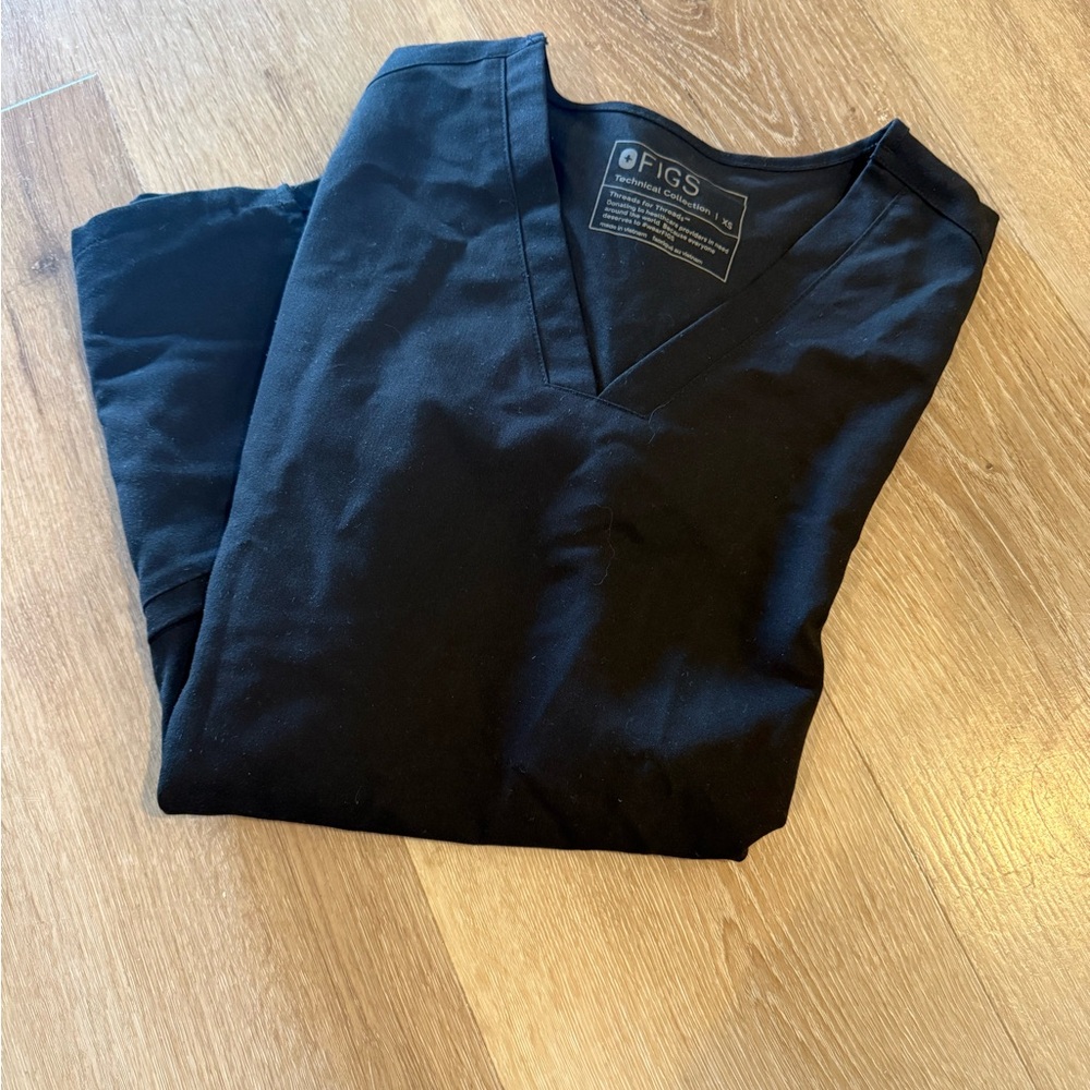 Figs Black Casma Scrub Top